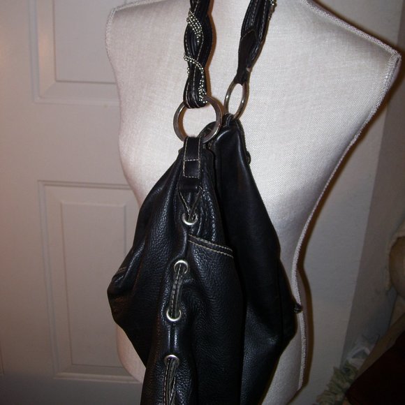 Fortuna Valentina Black Leather Shoulder Bag - Picture 4 of 15
